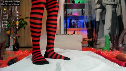 Media: anal_queen_mona Chaturbate 2023-12-18 21:28:00