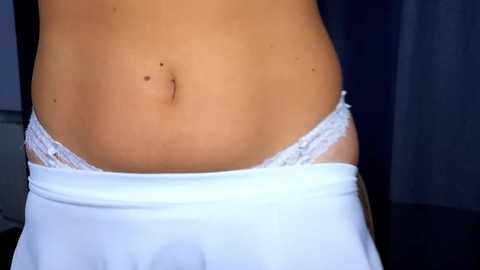 Media: beverly_hillls Chaturbate 2023-12-18 09:59:00