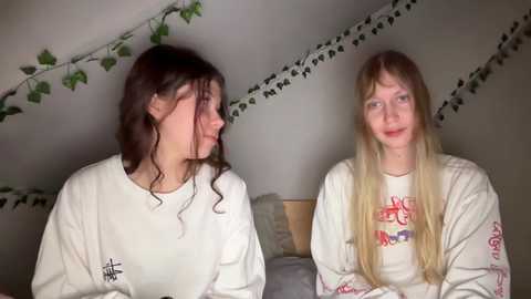 Media: eternal_infinite Chaturbate 2023-12-18 15:55:00