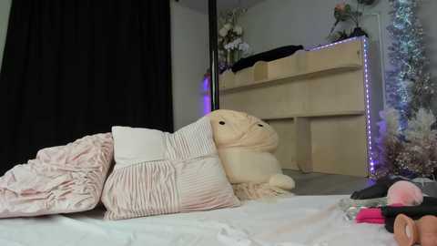 Media: fit_american_girl Chaturbate 2023-12-19 01:19:00