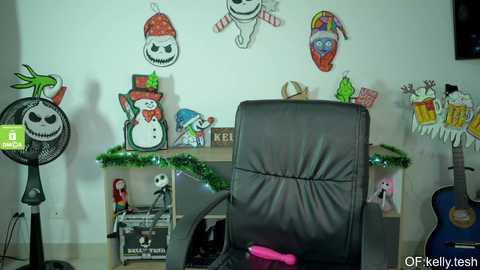 Media: kellytesh Chaturbate 2023-12-19 06:58:00