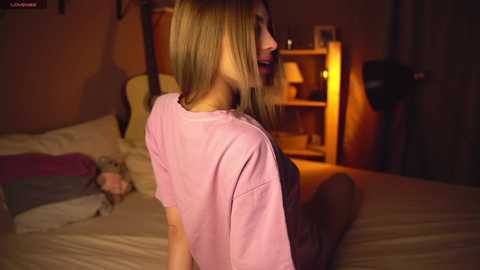 Media: cuteelsa_ Chaturbate 2023-12-20 06:14:00