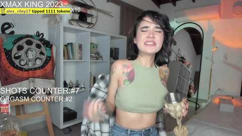 Media: lonelly_lolly98 Chaturbate 2023-12-20 00:18:00