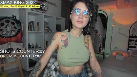 Media: lonelly_lolly98 Chaturbate 2023-12-20 00:44:00