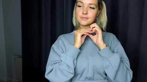 Media: beverly_hillls Chaturbate 2023-12-21 15:50:00