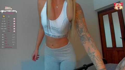 Media: _mari_ Chaturbate 2023-12-22 11:14:00