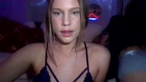 alexishemsworth @ chaturbate on 20231222