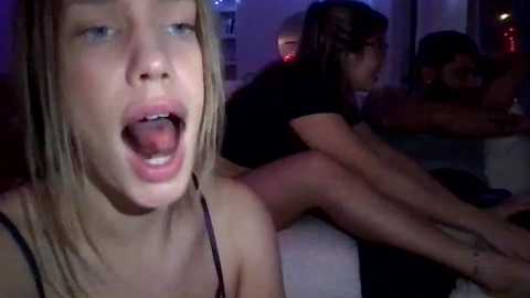 alexishemsworth @ chaturbate on 20231222