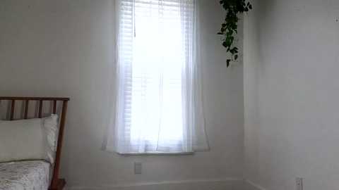 Media: littlegreekflower Chaturbate 2023-12-22 14:38:00