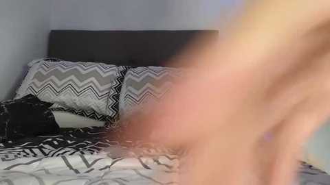 Media: _gummies15 Chaturbate 2023-12-23 03:16:00