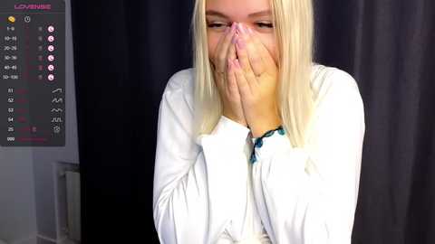 Media: beverly_hillls Chaturbate 2023-12-23 09:59:00