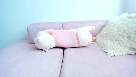 Media: evelin_gh1 Chaturbate 2023-12-23 20:07:00