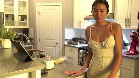 Media: littlemiss_kira Chaturbate 2023-12-23 03:41:00