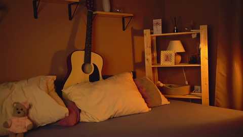 Media: cuteelsa_ Chaturbate 2023-12-24 05:18:00