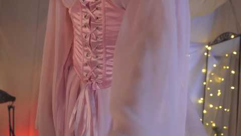 Media: kateuwugirl Chaturbate 2023-12-25 09:42:00