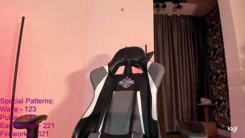 Media: lindamei Chaturbate 2023-12-25 18:18:00
