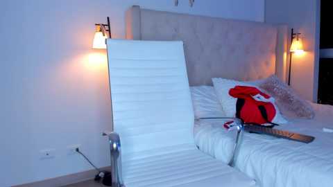 Media: swt_molly Chaturbate 2023-12-25 02:24:00