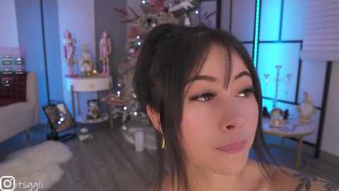 Media: gigi_ulala Chaturbate 2023-12-26 16:08:00