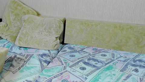 Media: littlesweetkittens Chaturbate 2023-12-26 03:44:00