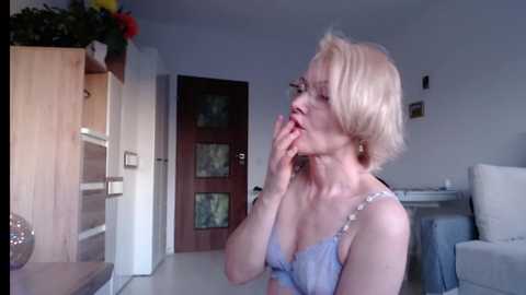 Media: jasmin18v Chaturbate 2023-12-27 14:31:00