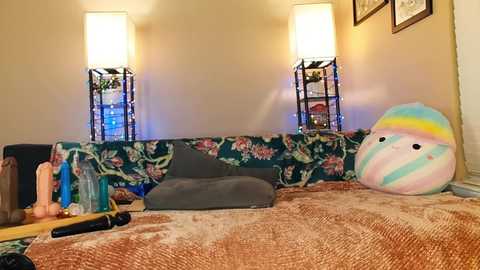 Media: khloeexoxo Chaturbate 2023-12-27 02:00:00