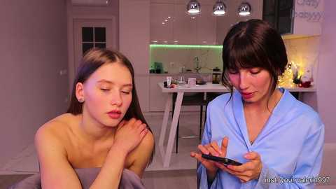 Media: crazybabyyy Chaturbate 2023-12-28 21:27:00