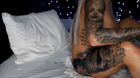 Media: dee_waters Chaturbate 2023-12-28 08:08:00