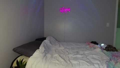 Media: sunshinedarling1 Chaturbate 2023-12-28 06:11:00