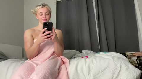 Media: gracieparker Chaturbate 2023-12-29 07:16:00