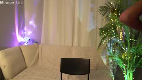 Media: littlemiss_kira Chaturbate 2023-12-31 05:02:00