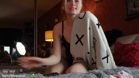Media: bestblondiiecb Chaturbate 2024-01-03 17:50:00