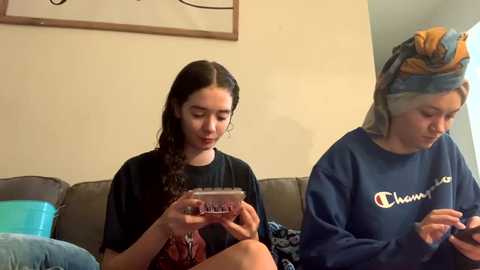 Media: kylieexoxoxo2432 Chaturbate 2024-01-10 22:26:00