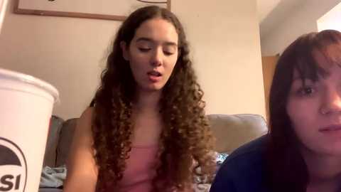 Media: kylieexoxoxo2432 Chaturbate 2024-01-11 00:51:00