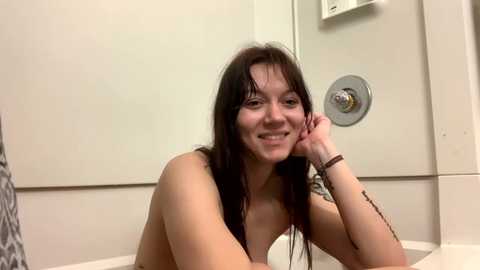 Media: kylieexoxoxo2432 Chaturbate 2024-01-11 05:41:00