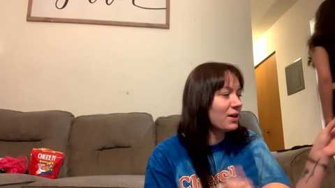 Media: kylieexoxoxo2432 Chaturbate 2024-01-12 00:39:00