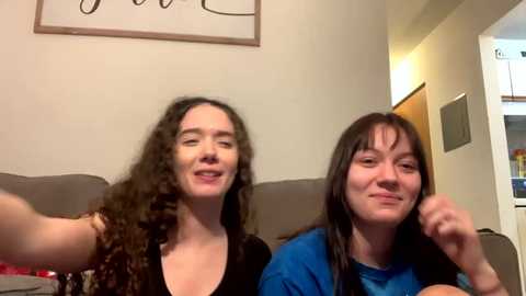 Media: kylieexoxoxo2432 Chaturbate 2024-01-12 00:51:00