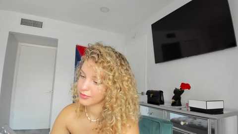 Media: theislandgirl Chaturbate 2024-01-12 16:44:00
