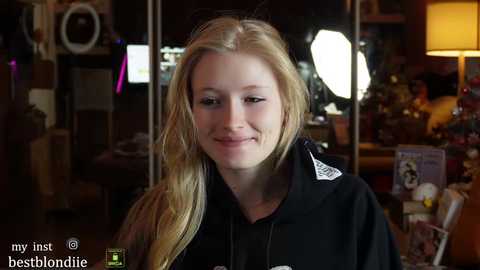 Media: bestblondiiecb Chaturbate 2024-01-14 21:22:00