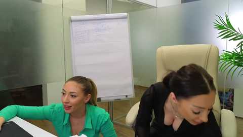 Media: babesgowild Chaturbate 2024-01-15 07:17:00