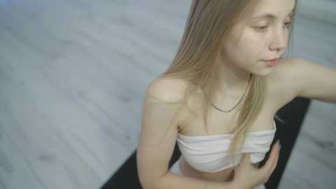 Media: appr0ved Chaturbate 2024-01-19 10:56:00