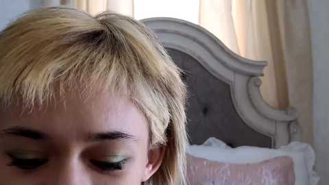 Media: littlegreekflower Chaturbate 2024-01-21 17:32:00