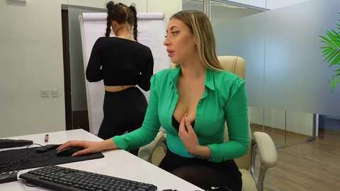 Media: babesgowild Chaturbate 2024-01-23 10:04:00