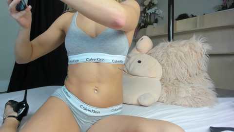 Media: fit_american_girl Chaturbate 2024-01-28 07:50:00