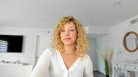 Media: theislandgirl Chaturbate 2024-01-28 19:01:00