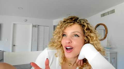 Media: theislandgirl Chaturbate 2024-01-28 19:39:00
