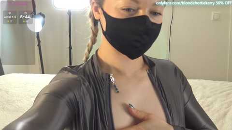 Media: blondehottiek Chaturbate 2024-01-29 15:14:00