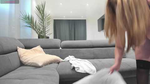 Media: misspanthera Chaturbate 2024-02-06 13:30:00