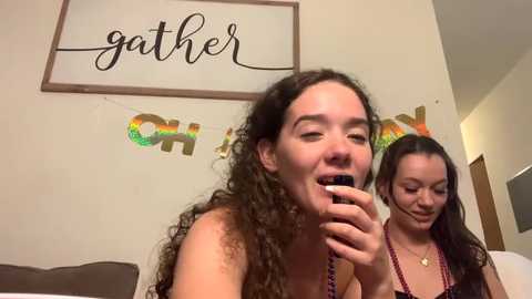Media: kylieexoxoxo2432 Chaturbate 2024-02-08 05:39:00