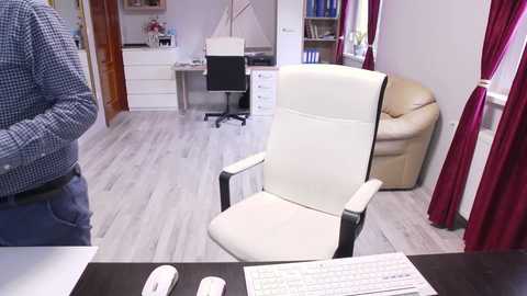 Media: cute00kiara Chaturbate 2024-02-12 12:43:00