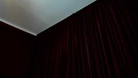 Media: lorennameliy Chaturbate 2024-02-14 03:08:00
